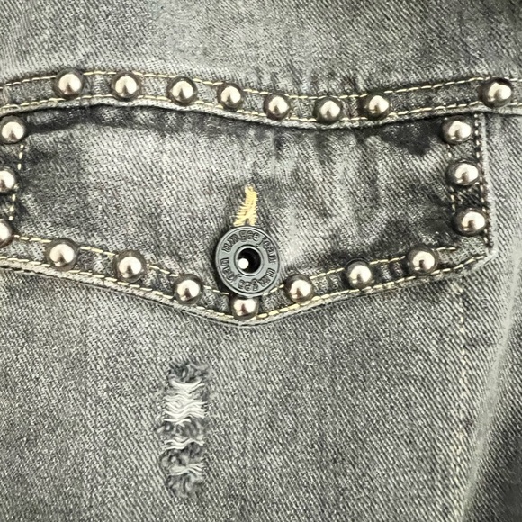 UMGEE Distressed Denim Jacket with non functional Pockets & Studs Large - Picture 11 of 13